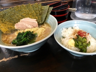 「海苔増しラーメン ¥700+サービス小ライス」@横浜ラーメン 武蔵家 三鷹店の写真