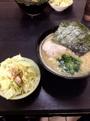 「チャーシュー麺中盛980円、硬め濃いめ+キャベチャ110円」@いち家の写真