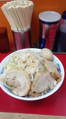 「味玉ラーメン800円＋小豚増し200円」@モッコリ豚の写真