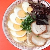 玉子入りラーメン（ゆで玉子）