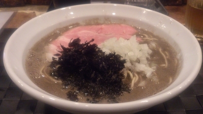 「【限定】濃厚烏賊干そば」@灰汁中華 丿貫の写真