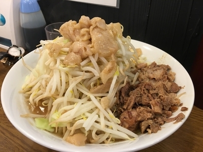 「小ラーメンヤサイニンニクアブラ(豚祭り日)」@眞久中の写真