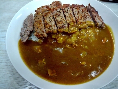 「サーロインステーキカレー　1250円」@松家カレーの写真