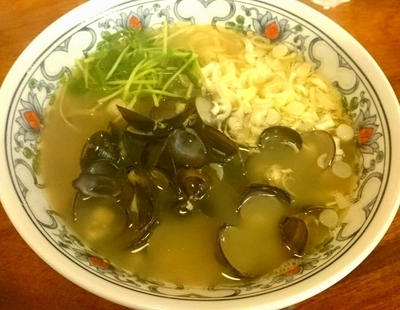 「【本日のおすすめ】ニンニク入りシジミそば 900円」@中華屋 龍影の写真