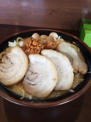 「チャーシュー豚そば全マシ」@横浜家系ラーメン たくみ家の写真