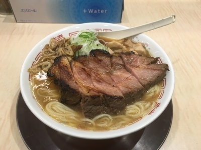 「稲庭肉中華そば」@食堂 七彩の写真