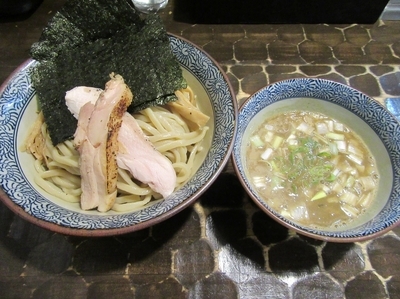 「限定　濃厚煮干つけ麺（８５０円）＋海苔」@特級鶏蕎麦 龍介の写真