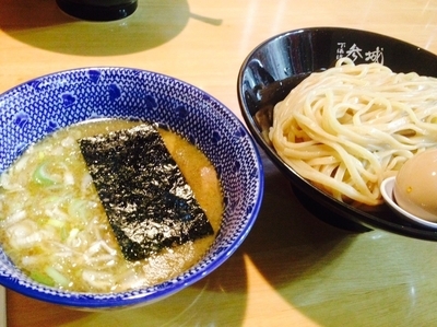 「つけめん(あっさり)　大+花火玉」@つけめん 参城の写真