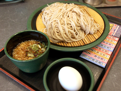 「もりそば(320円)＋生卵(クーポン)」@ゆで太郎 日本橋兜町店の写真