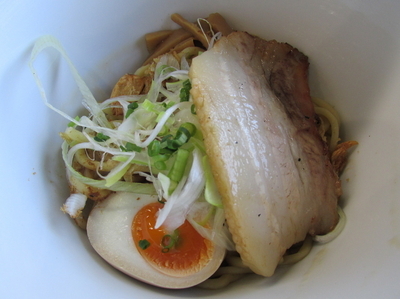 「汁なし醤油（小）＋辛夢者（辛2）　「650円＋50円」」@麺丼Dining 夢者の写真