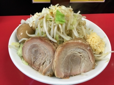 「ラーメン並（３００円 ３周年記念価格）」@びんびん豚の写真