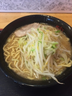 「とんこつラーメン、大盛り」@さんばの写真