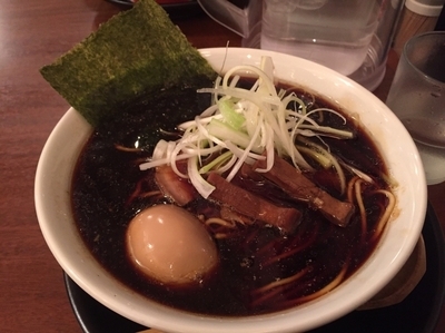 「黒醤油拉麺+味玉  770円+クーポン使用」@信州松本 麺肴ひづき 湯きりや 立川店の写真