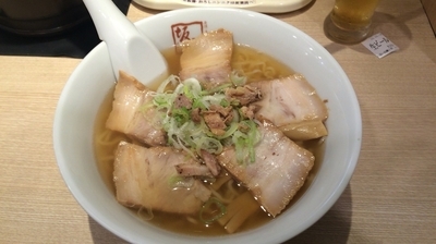 「喜多方ラーメン 650円」@喜多方ラーメン坂内 新宿西口思い出横丁店の写真