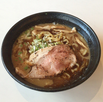 「濃厚黒魚介豚骨（780円）」@はりけんラーメンの写真