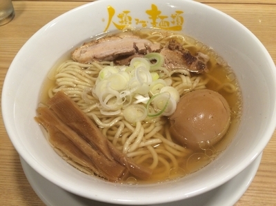 「ラーメン macro  ¥800」@人類みな麺類の写真