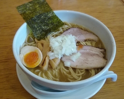 「煮干しそば 中 玉子ハーフ 800円」@煮干そば とみ田の写真