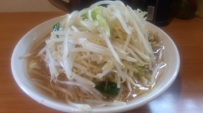 「【期間限定】塩ラーメン(ヤサイ・カラメ)＋ショウガ」@豚星。の写真