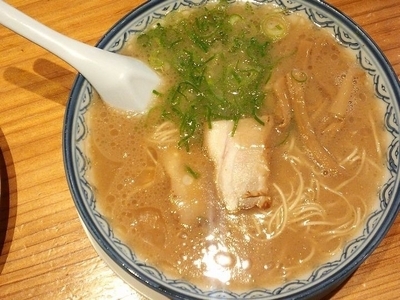 「ラーメン」@元祖赤のれん 節ちゃんラーメン 天神本店の写真