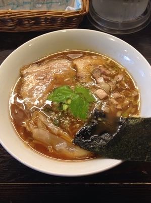 「醤油 中華そば  切り落としチャーシュー」@中華そば こむぎの写真