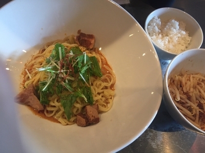 「汁無し担々麺 1辛 ¥880 サービスライス」@紅蠍の写真