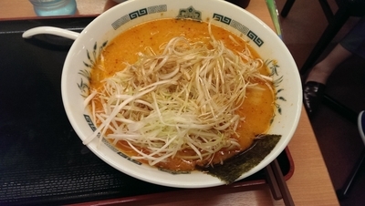 「とんこつピリ辛ネギラーメン、大盛」@日高屋 読売ランド前駅南口店の写真