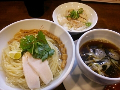 「細つけ麺（並）800円+ﾗﾝﾁご飯150円（鶏ご飯）」@麺や維新の写真