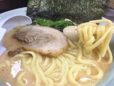 「醤油ラーメン(680円)」@横浜家系ラーメン お茶の水 魂心家の写真