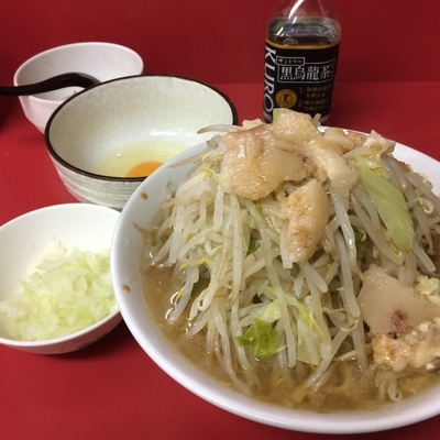 「小ラーメン(ニンニク、ヤサイ、アブラ、玉ねぎ、生卵)」@ラーメン二郎 茨城守谷店の写真
