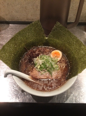 「黒マー油とんこつ 800円」@さんじの写真