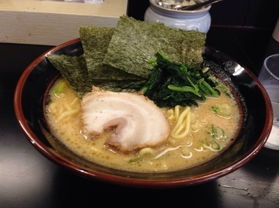 「ラーメン（大盛り）680円＋110円」@ラーメン豚骨軍団の写真