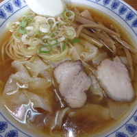 ワンタン麺(800円)