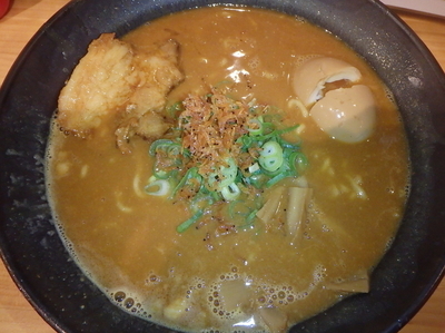 「海宝スパイシーカレーラーメン(790円)煮卵(90円)他」@海老味噌ラーメン 海宝の写真