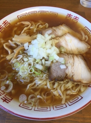「蔵出し醤油ラーメン（タマネギ）」@喜多方食堂 浅草本店の写真