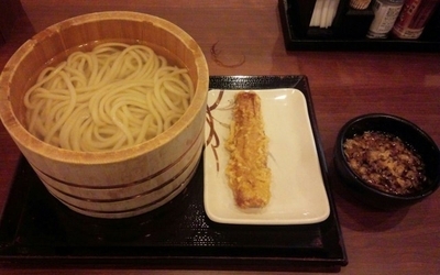 「釜揚げうどん特490円・ちくわ天110円」@丸亀製麺 米沢店の写真