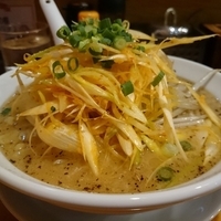 ネギ味噌らーめん820円＋ハイボール＆ウーロン杯 他