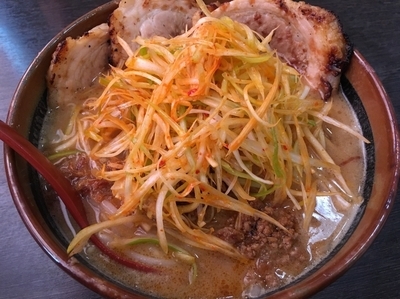 「北海道味噌 肉ネギらーめん 炙りチャーシュー3枚」@麺場 田所商店 本店の写真