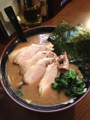 「チャーシュー麺中盛、硬め」@ラーメン 大山家 昭島店の写真