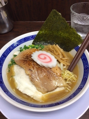 「ナイトゲリラー汁 濃厚鶏煮干し 860円」@丸直の写真