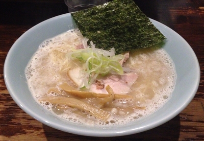 「塩とんこつ(ニンニク)650円」@ラーメン 岩佐の写真