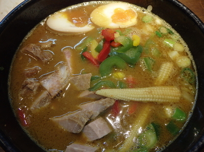 「スパイシーカレーそば(850円)(追い飯付)、味玉(クーポン」@中華そば 煮干しやの写真