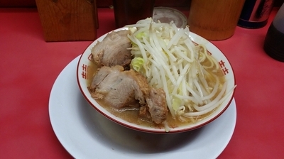 「ラーメン 650円　野菜少なめ、ニンニク増し」@ラーメン二郎 大宮店の写真