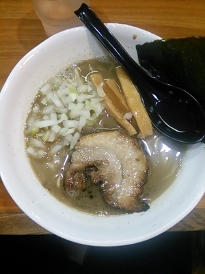 「ラーメン大盛650＋100円＋ビール＋ビール」@いのうえの写真