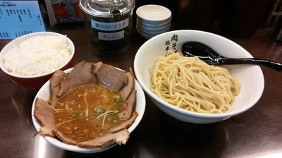 「濃厚魚介つけ麺　800円　クーポン肉増し　ライス」@肉そば総本山 神保町 けいすけの写真