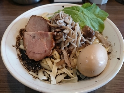 「【限定】キノコたっぷりのブラックトマトチーズまぜそば800円」@INOSHOWの写真