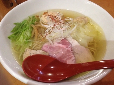 「香彩鶏だし特製塩ラーメン」@麺屋 翔 西新宿本店の写真
