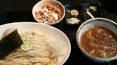 「茜鶏の肉つけそば930円+肉増し100円」@龍のひげの写真
