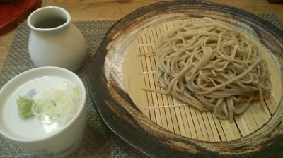 「粗挽き十割そば　950円」@自家製粉手打蕎麦 猪口才の写真