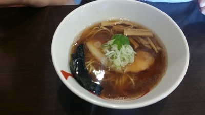 「しょうゆラーメン750円」@燵家製麺の写真