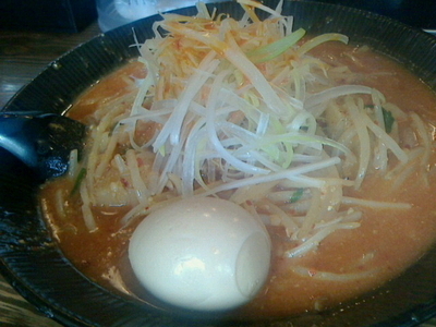「辛味噌ラーメン 大盛り 味たま」@大塚屋の写真